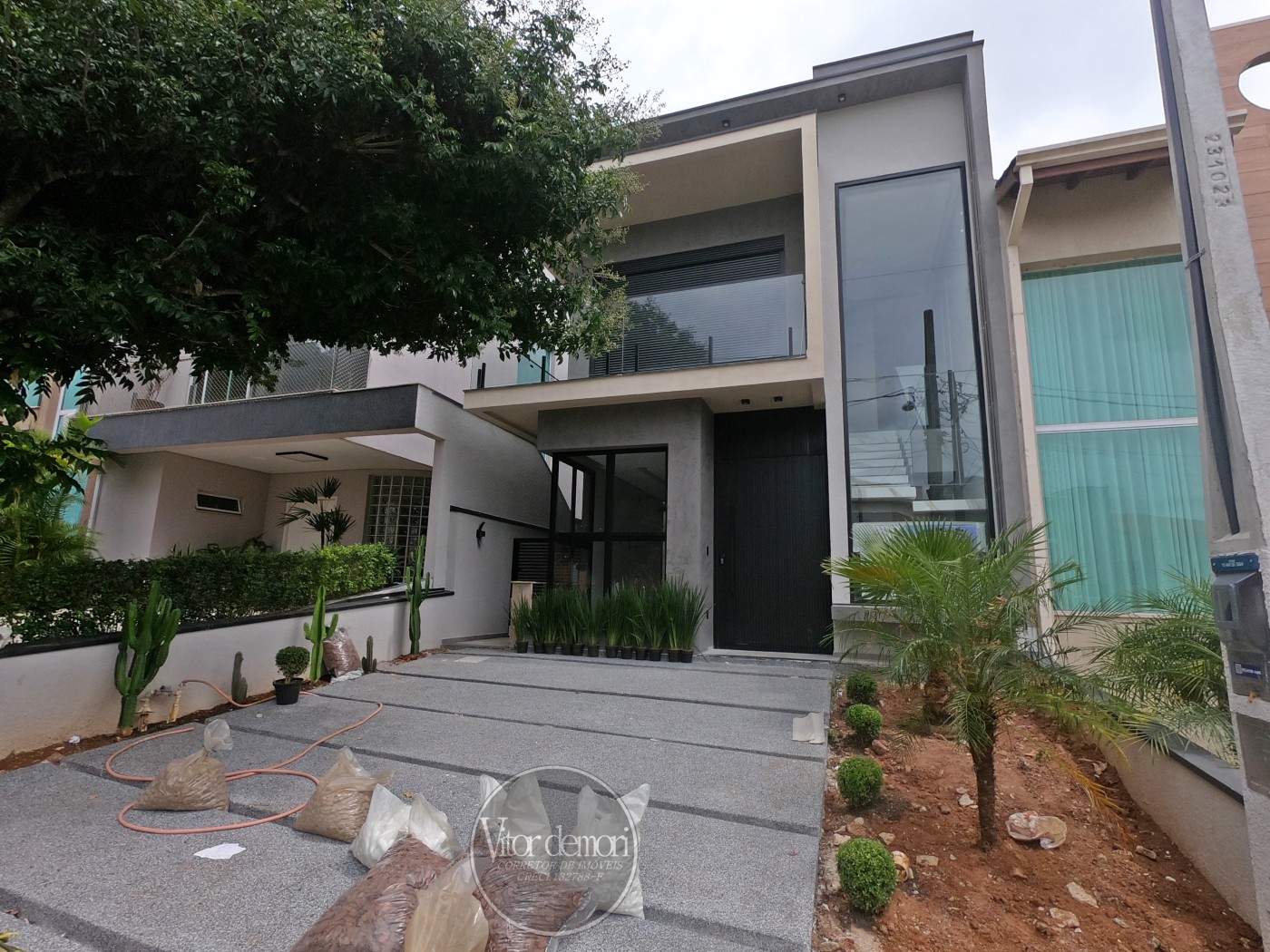 Casa de Condomínio à venda com 3 quartos, 172m² - Foto 1