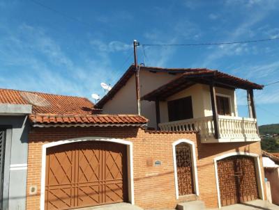 Casa para Venda, em Salesópolis, bairro Centro, 3 dormitórios, 3 banheiros, 1 suíte, 2 vagas